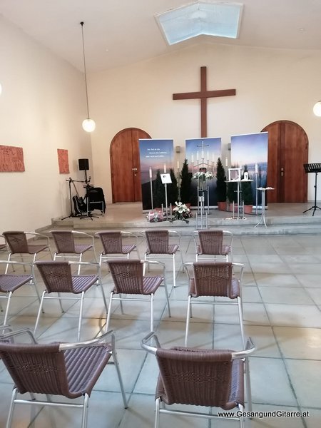 Kapelle Friedhof Dornbirn Hatlerdorf Vorarlberg Trauerfeier Beerdigung Verabschiedung Musik Kirche Solomusikerin Sängerin mit Gitarre www.trauer-musik.at www.gesangundgitarre.at Gesang Gitarre Yvonne Brugger Trauersängerin Kirchensängerin Kirche Trauerfeier Beerdigung Verabschiedung Vorarlberg Musik Kirche Trauersängerin Sängerin mit Gitarre www.trauer-musik.at www.gesangundgitarre.at Gesang Gitarre Yvonne Brugger Trauersängerin Kirchensängerin