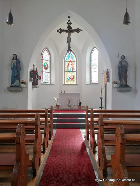 Kirche Wolfurt Rickenbachkapelle Taufsängerin Sängerin mit Gitarre Taufe Musik Taufmusik Bodensee Musikerin Gitarre Gesang Kirche Taufsängerin Vorarlberg www.gesangundgitarre.at Gesang Gitarre Yvonne Brugger