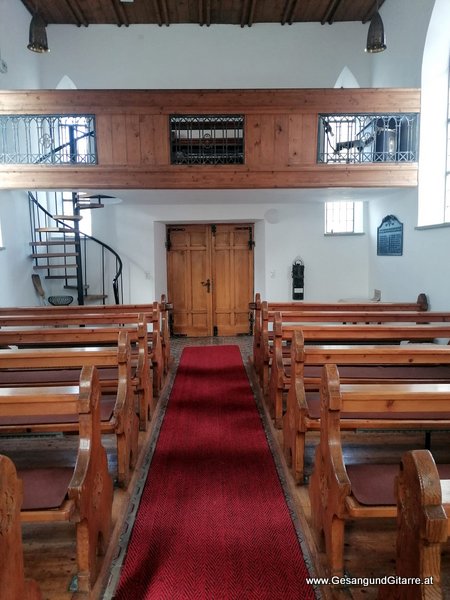 Kirche Wolfurt Rickenbachkapelle Taufsängerin Sängerin mit Gitarre Taufe Musik Taufmusik Bodensee Musikerin Gitarre Gesang Kirche Taufsängerin Vorarlberg www.gesangundgitarre.at Gesang Gitarre Yvonne Brugger
