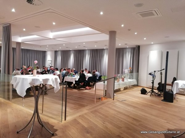 Geburtstagsfeier Sängerin Gitarre Fest Feier Musik Musikerin Vorarlberg Bodensee Bregenz