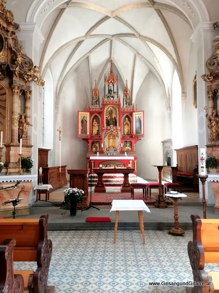 Kirche Bludenz Bürs Pfarrer Jakob Geier Taufsängerin Sängerin mit Gitarre Taufe Musik Taufmusik Bodensee Musikerin Gitarre Gesang Kirche Taufsängerin Vorarlberg www.gesangundgitarre.at Gesang Gitarre Yvonne Brugger