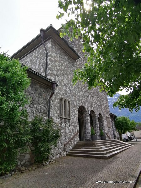 Kirche Netstal Schweiz Trauung Musik Solomusikerin Sängerin Hochzeitssängerin Hochzeit Trauung Vorarlberg Kirche www.gesangundgitarre.at Gesang Gitarre Yvonne Brugger