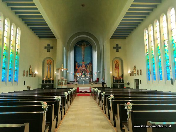 Kirche Netstal Schweiz Trauung Musik Solomusikerin Sängerin Hochzeitssängerin Hochzeit Trauung Vorarlberg Kirche www.gesangundgitarre.at Gesang Gitarre Yvonne Brugger