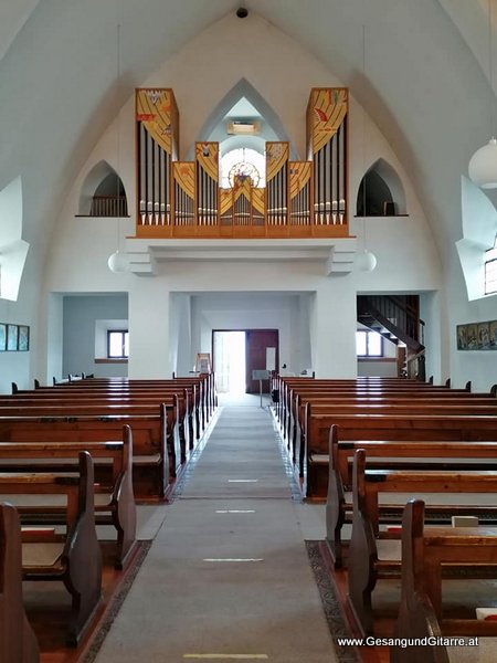 Sängerin Gitarre Musikerin Trauerfeier Verabschiedung Beerdigung Begräbnis Batschuns Innerbraz Kirche