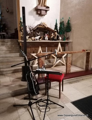 Sängerin Trauerfeier Bludenz Trauersängerin Gitarre Musik Kirche Beerdigung Begräbnis
